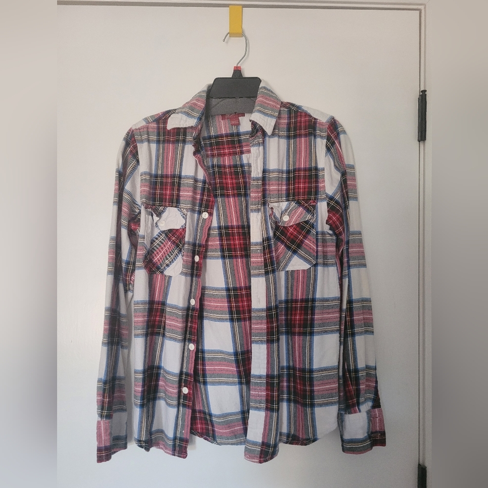 ✨3/$15✨Small Flannel Shirt